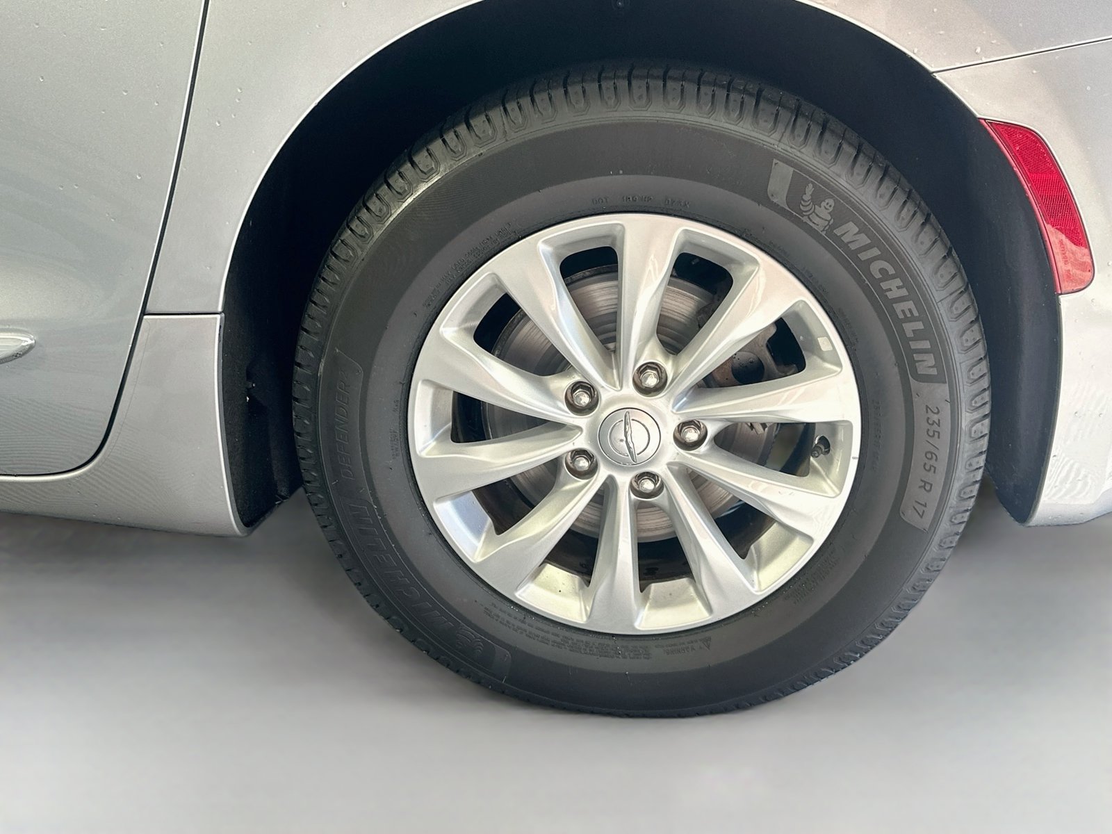 Used 2019 Chrysler Pacifica Touring-L FWD image 30