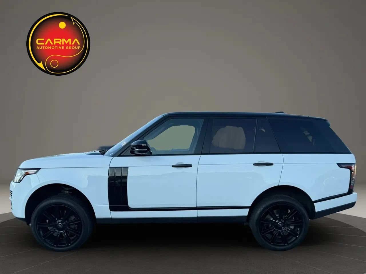 Used 2017 Land Rover Range Rover Supercharged AWD/4WD image 2