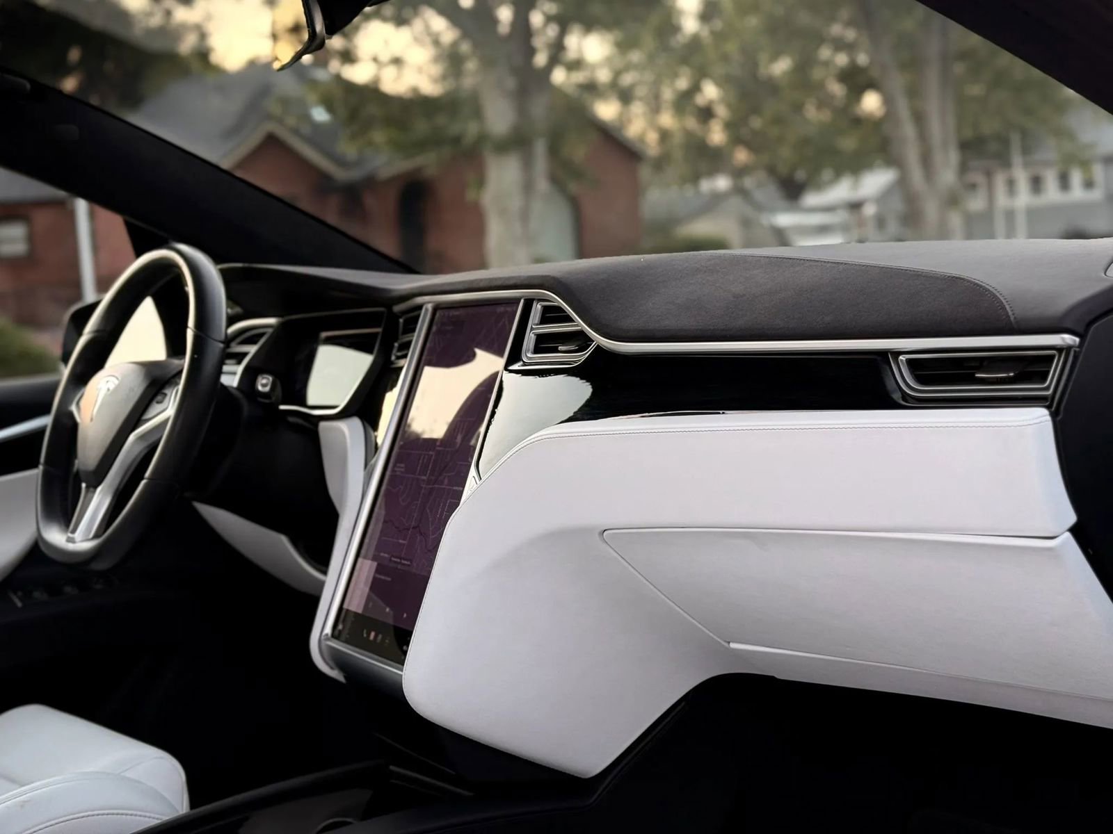 Used 2017 Tesla Model X 75D image 11