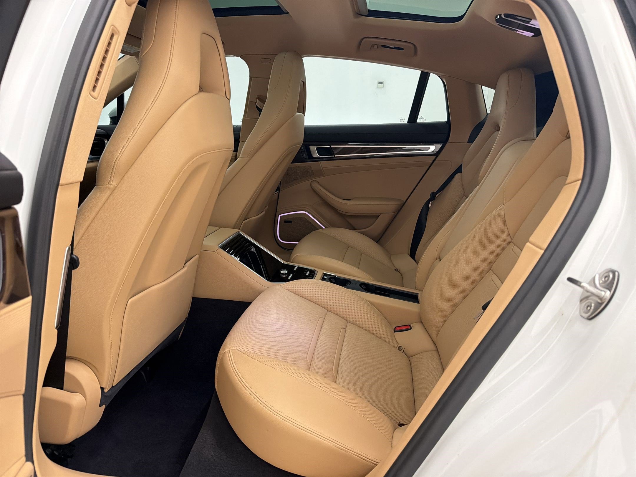 Certified 2023 Porsche Panamera Platinum Edition image 14