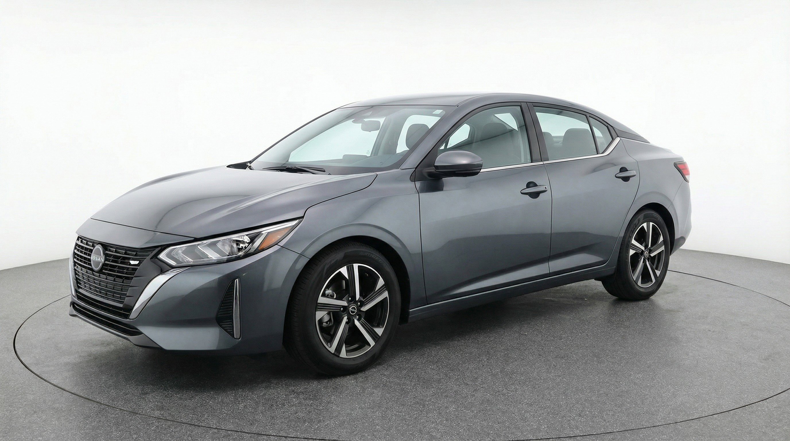 Used 2025 Nissan Sentra SV image 3