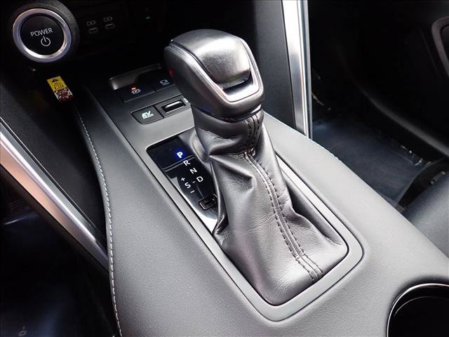Used 2024 Toyota Venza LE AWD/4WD image 18