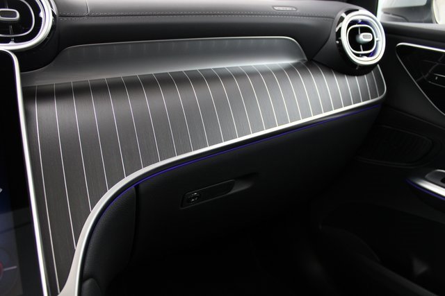 New 2025 Mercedes-Benz GLC 300 4MATIC image 34