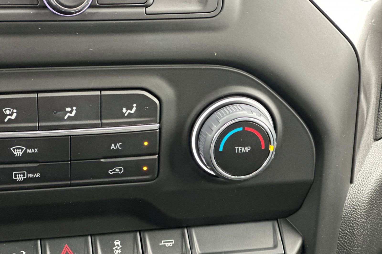 Used 2025 Chevrolet Silverado 1500 Custom image 30