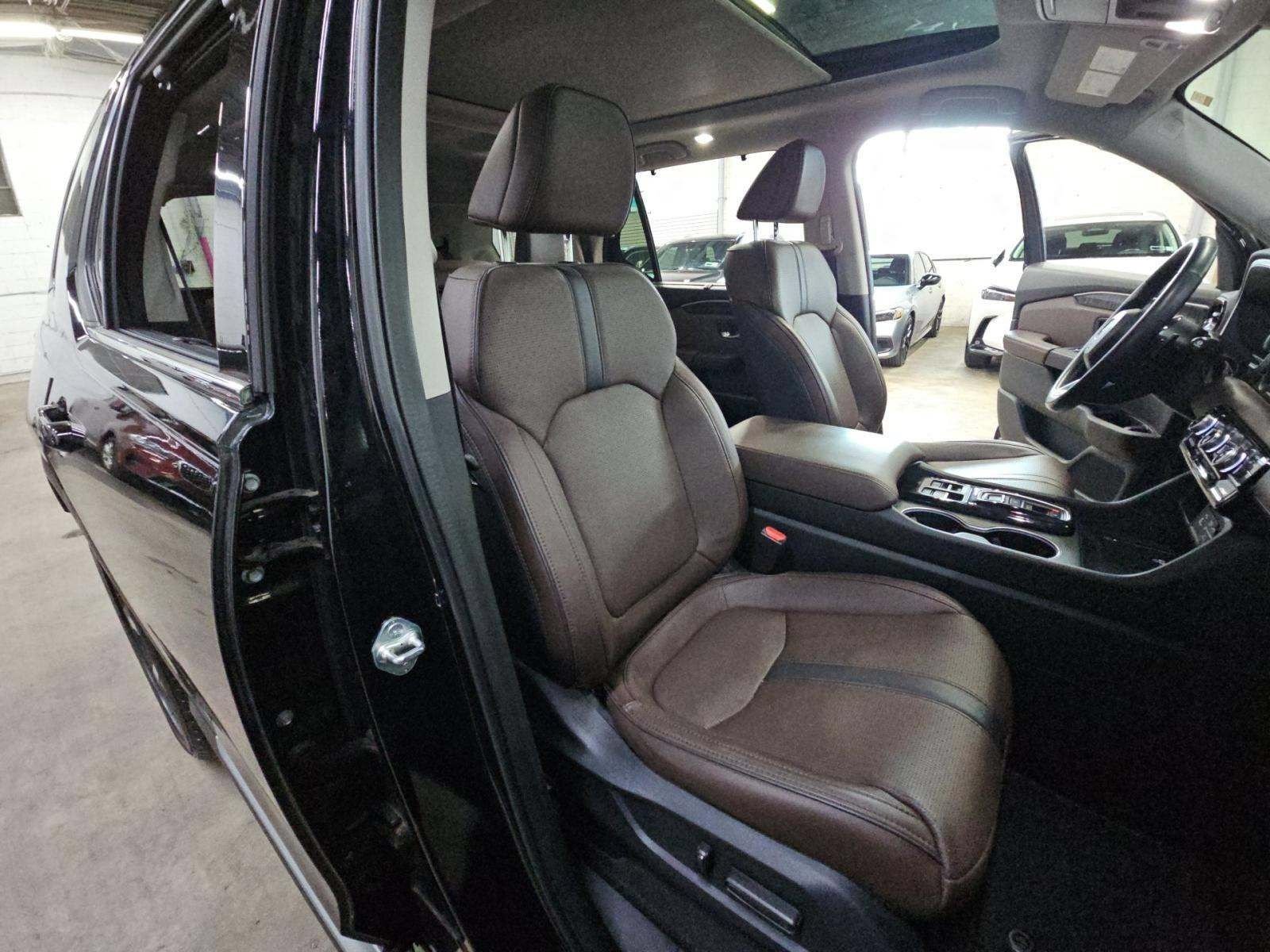 Used 2023 Honda Pilot Elite image 16