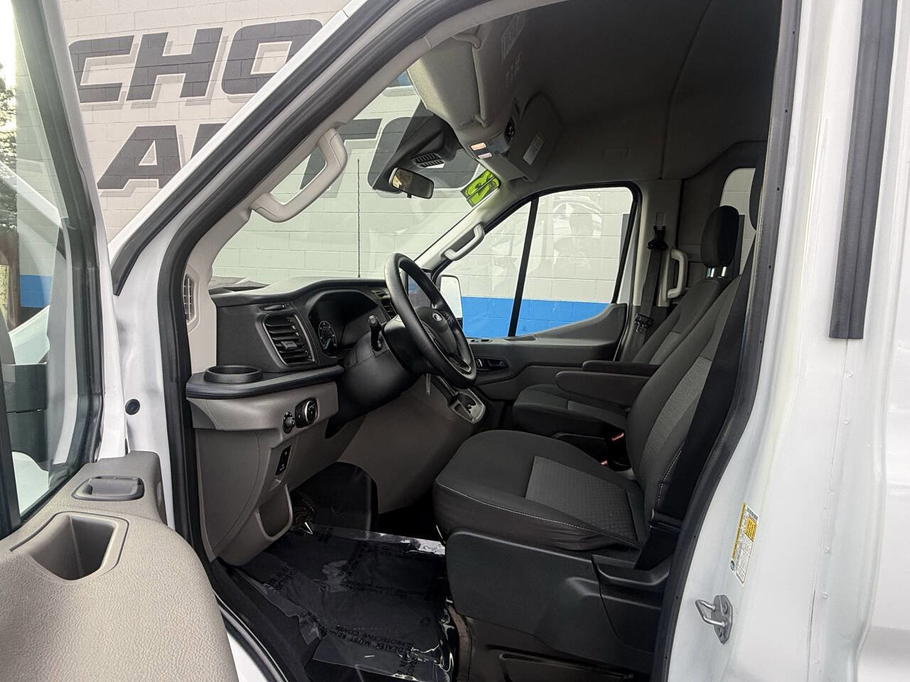Used 2023 Ford Transit 350 XLT image 9