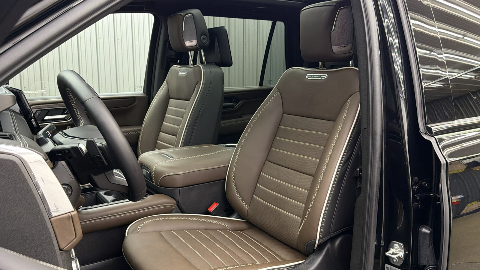 Used 2026 GMC Yukon Denali Ultimate w/ LPO, Floor Liner Package AWD/4WD image 30