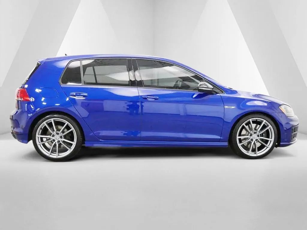 Used 2017 Volkswagen Golf R 4-Door AWD/4WD image 8