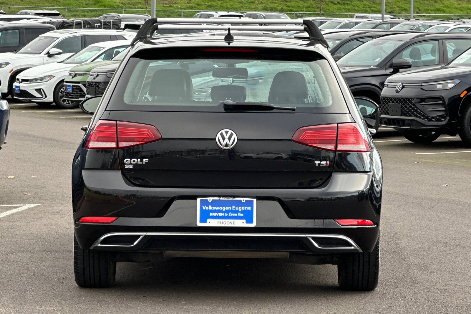 Used 2018 Volkswagen Golf SE image 4