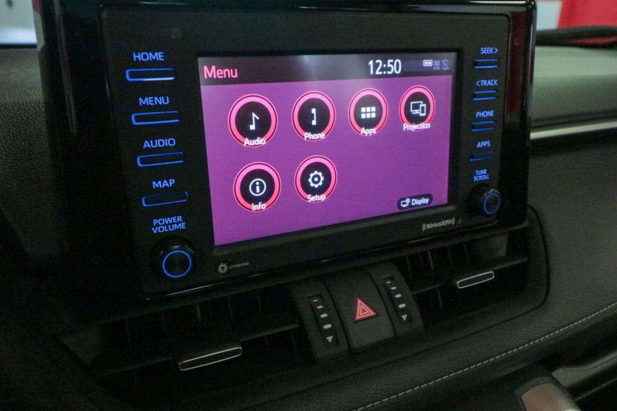 Used 2020 Toyota RAV4 XLE Premium FWD image 19