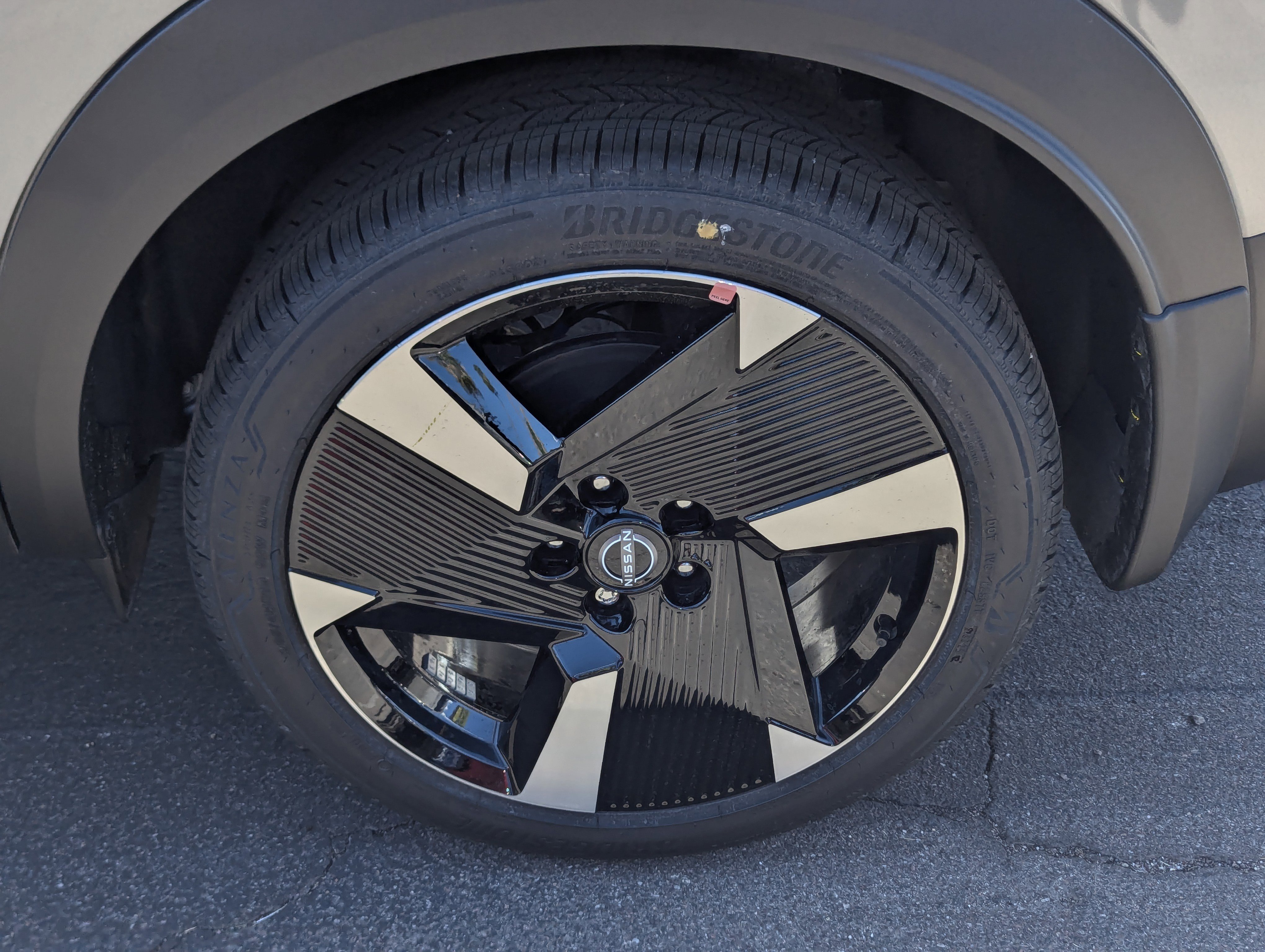 New 2026 Nissan Kicks SR image 7