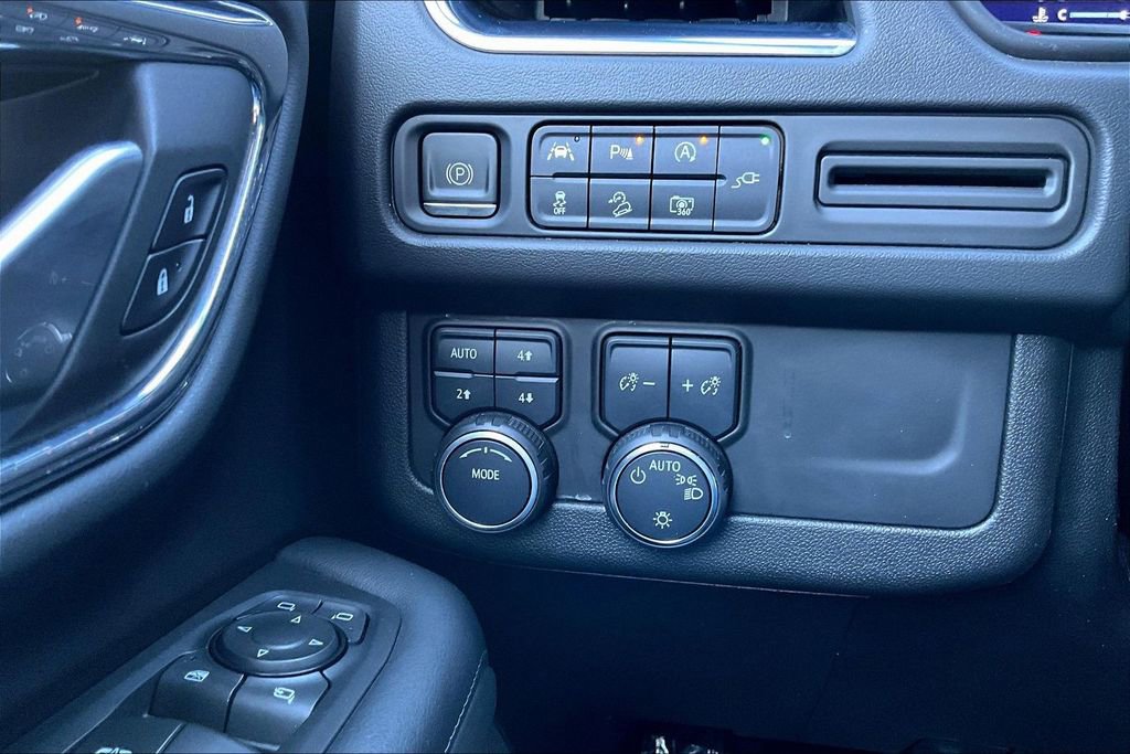 Used 2022 Chevrolet Tahoe Z71 w/ Luxury Package image 14