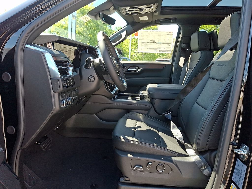 New 2026 GMC Yukon XL Denali w/ Denali Reserve Package AWD/4WD image 10