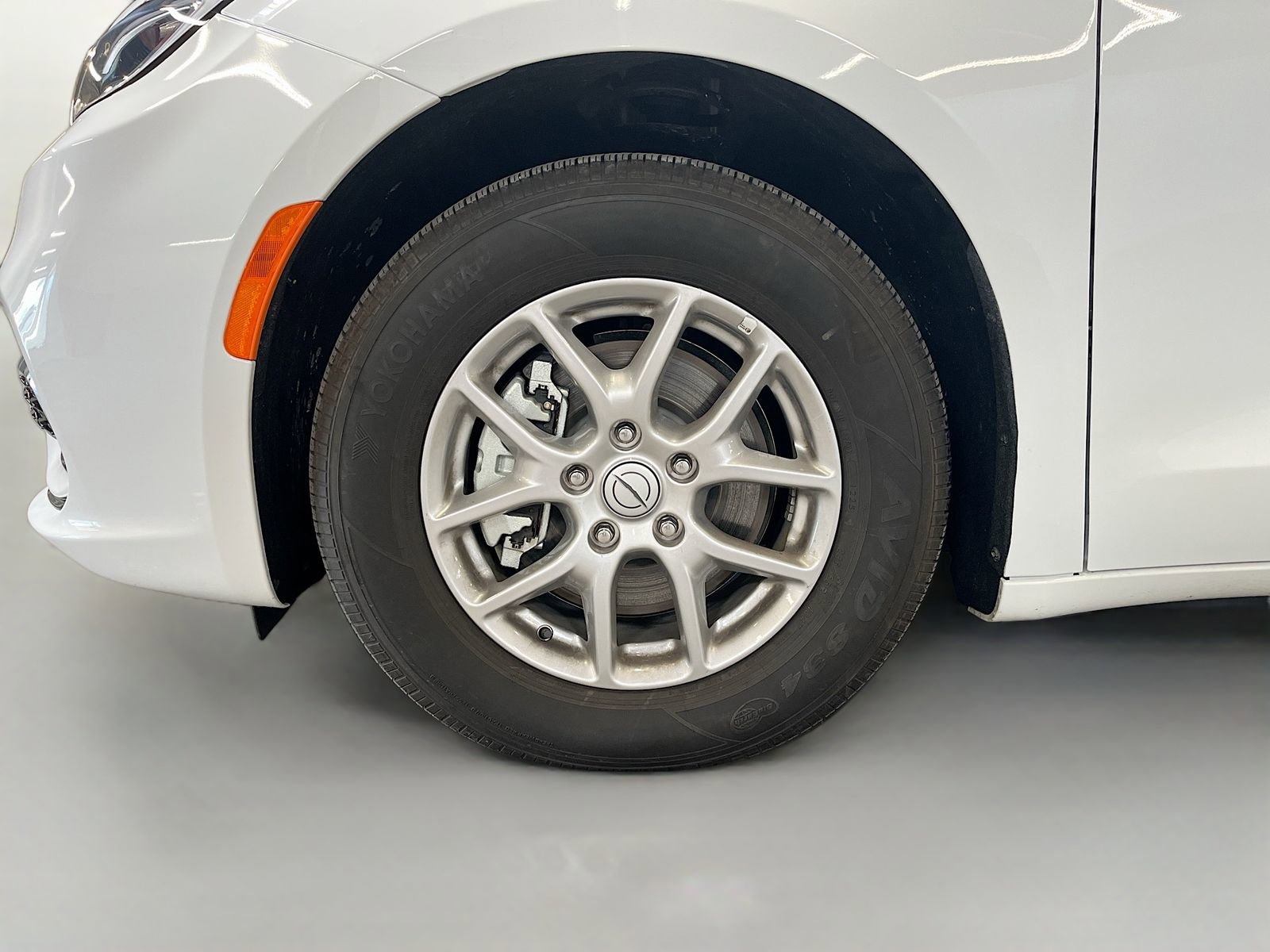 Used 2026 Chrysler Pacifica Select image 31