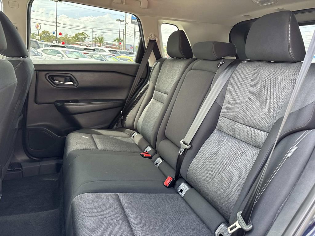 Used 2024 Nissan Rogue SV image 16