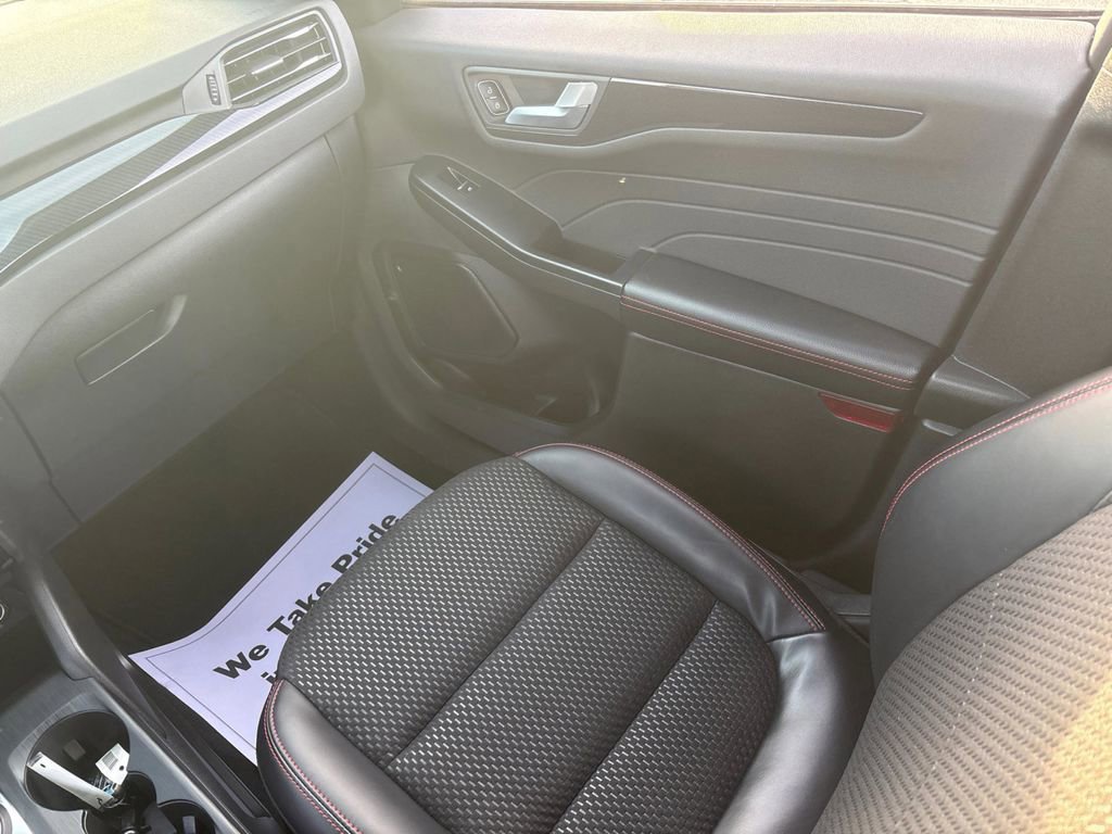 Used 2024 Ford Escape ST-Line w/ Tech Pack #1 image 14