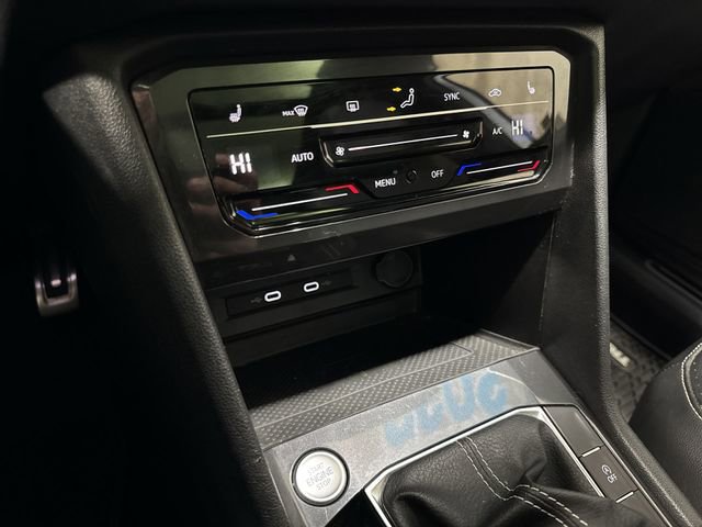 Used 2022 Volkswagen Tiguan SE R-Line image 19