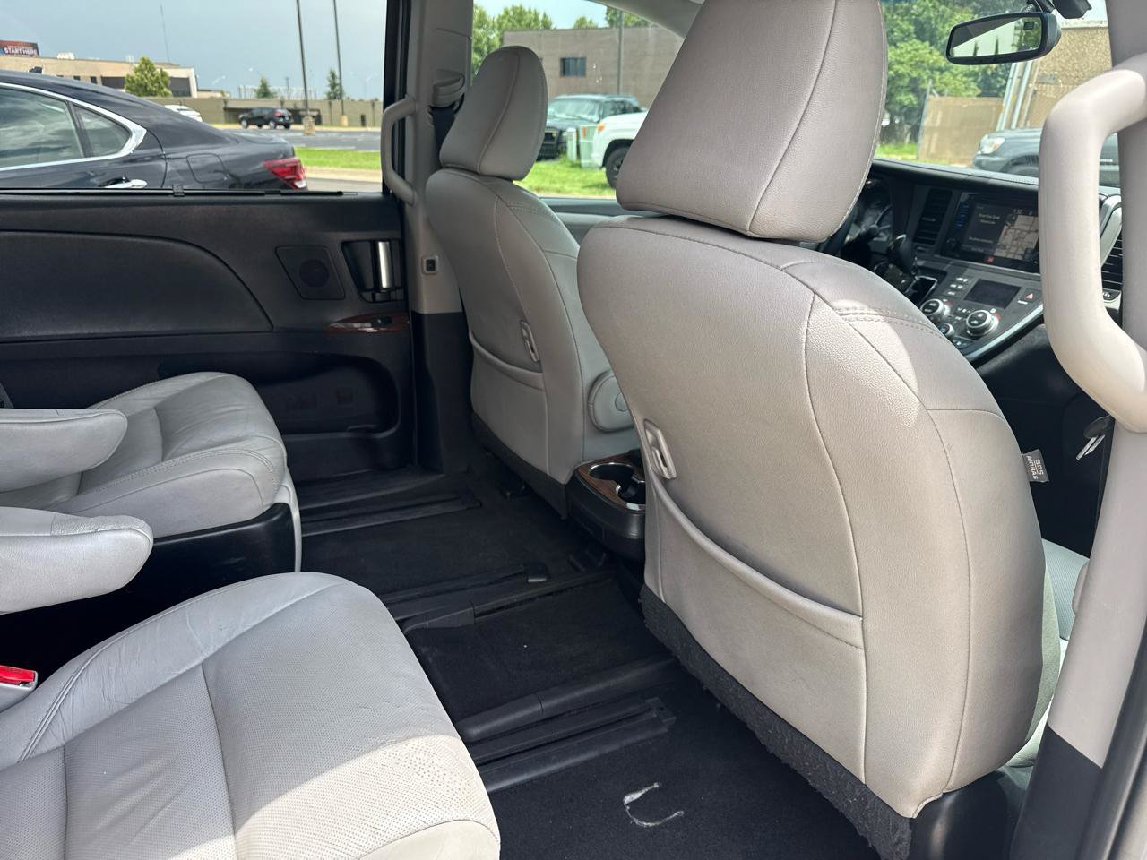 Used 2016 Toyota Sienna Limited Premium FWD image 48