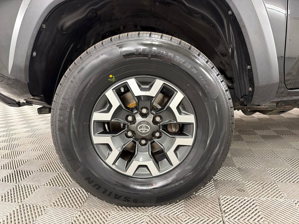 Used 2020 Toyota Tacoma TRD Off-Road w/ Technology Package image 13