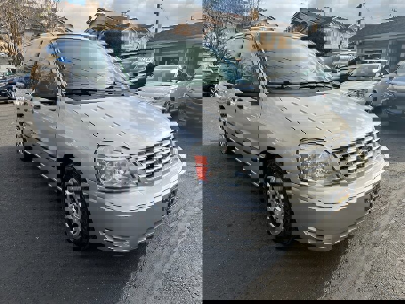 Used 2004 Ford Freestar SE image 3