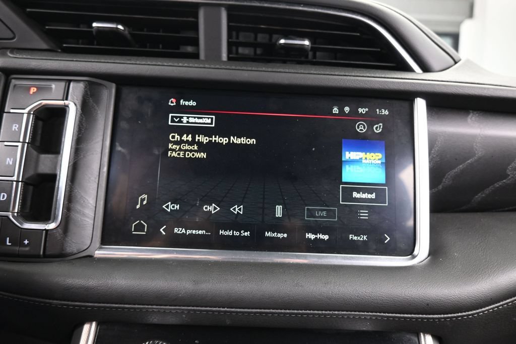 Used 2024 GMC Yukon XL Denali RWD image 32