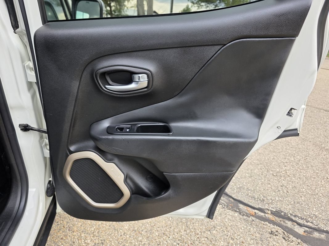 Used 2015 Jeep Renegade Limited AWD/4WD image 22