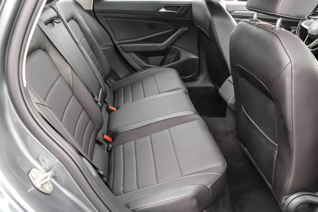 Certified 2023 Volkswagen Jetta SE FWD image 28