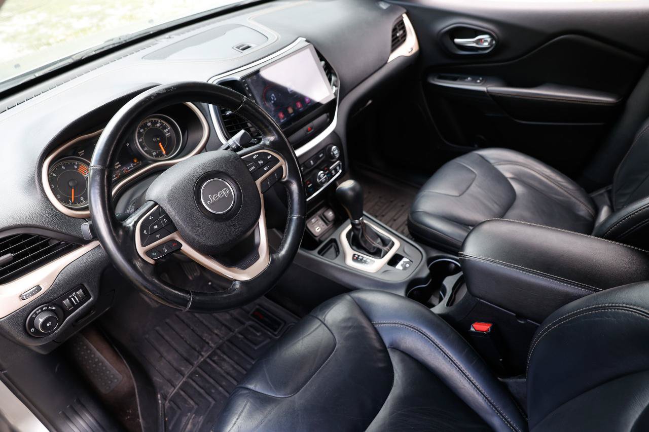 Used 2016 Jeep Cherokee Limited FWD image 4