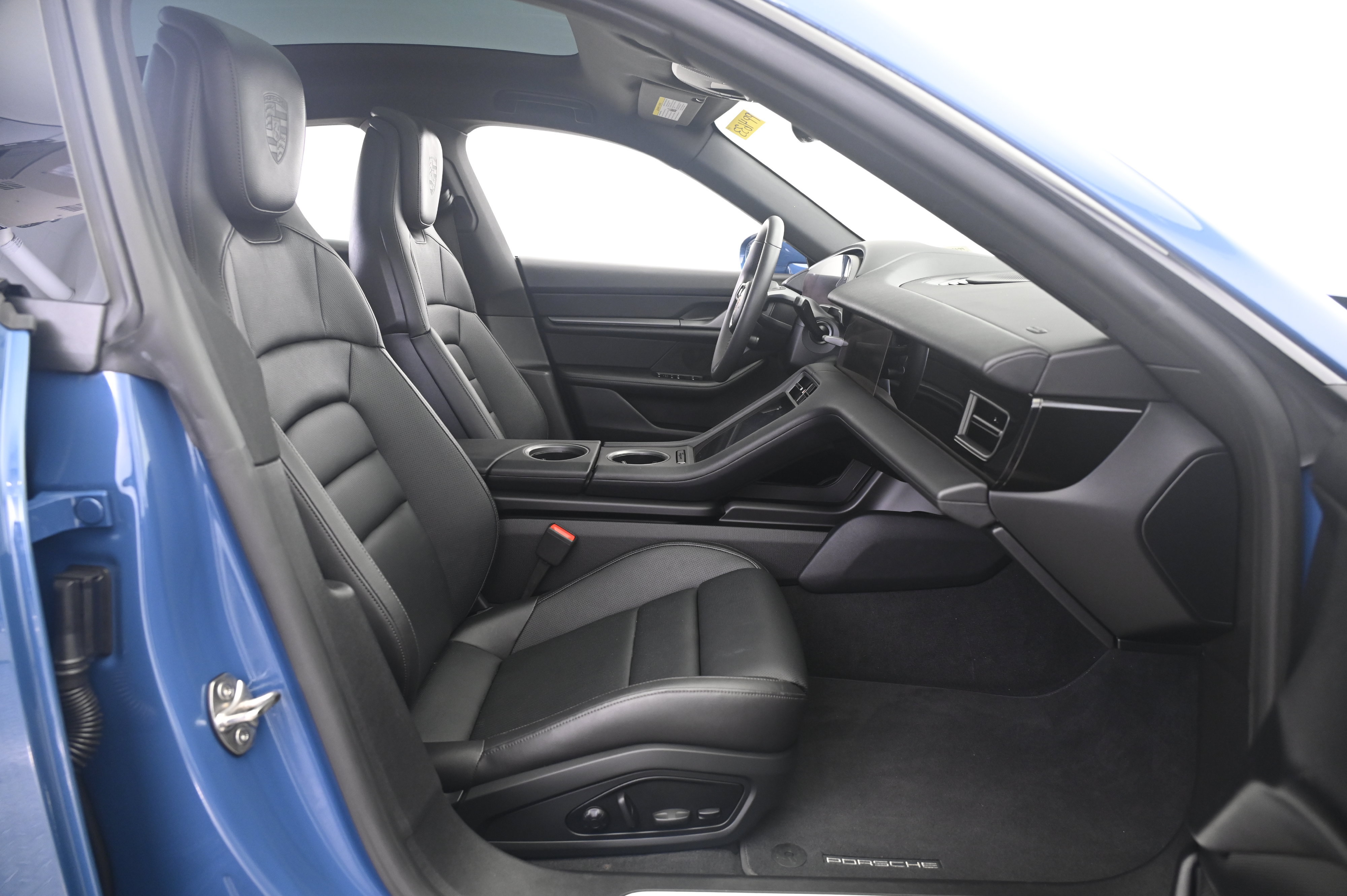 Certified 2025 Porsche Taycan 4S AWD/4WD image 23