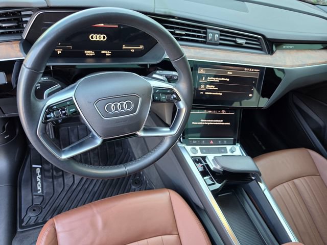 Used 2022 Audi e-tron Premium w/ Towing Package AWD/4WD image 24