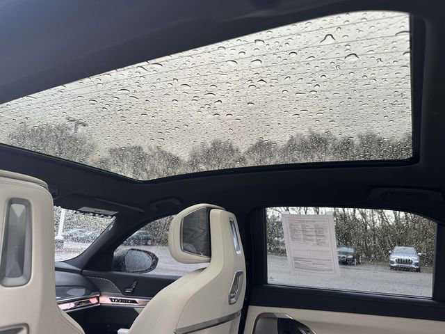 Certified 2023 BMW 760i xDrive AWD/4WD image 23