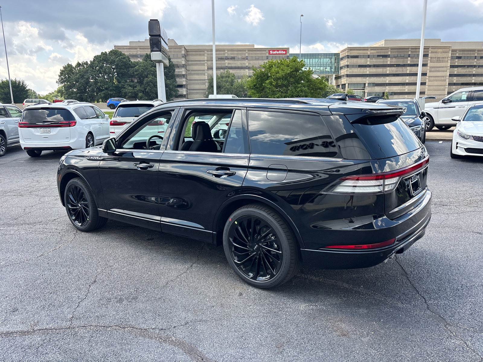 New 2026 Lincoln Aviator Reserve AWD/4WD image 5