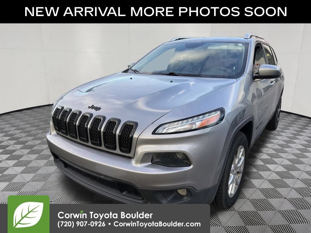Used 2016 Jeep Cherokee Latitude w/ Safety/Convenience Group AWD/4WD image 3