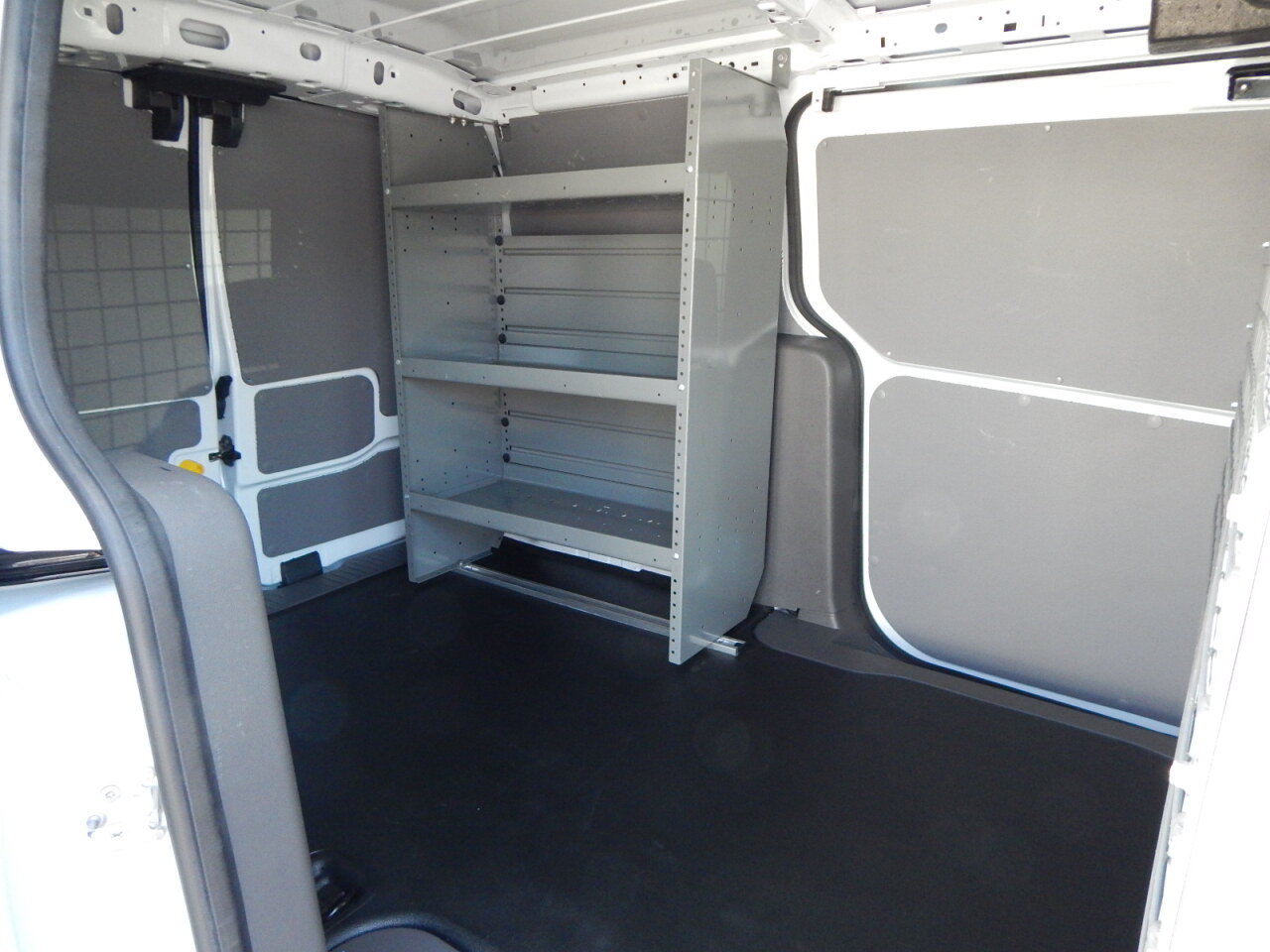 Used 2023 Ford Transit Connect XL FWD image 17