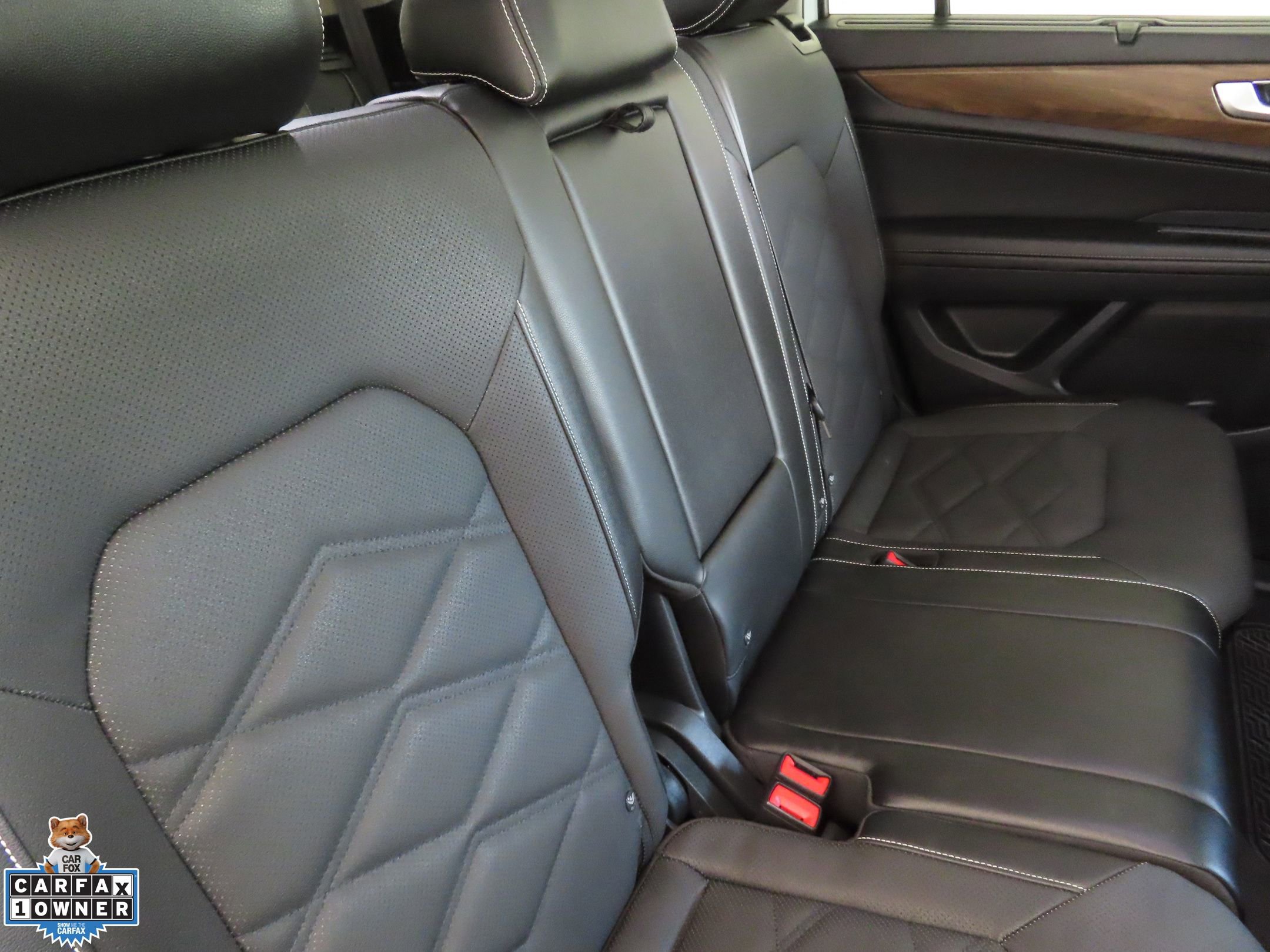 Used 2024 Volkswagen Atlas SE w/ Black Wheel Package FWD image 23