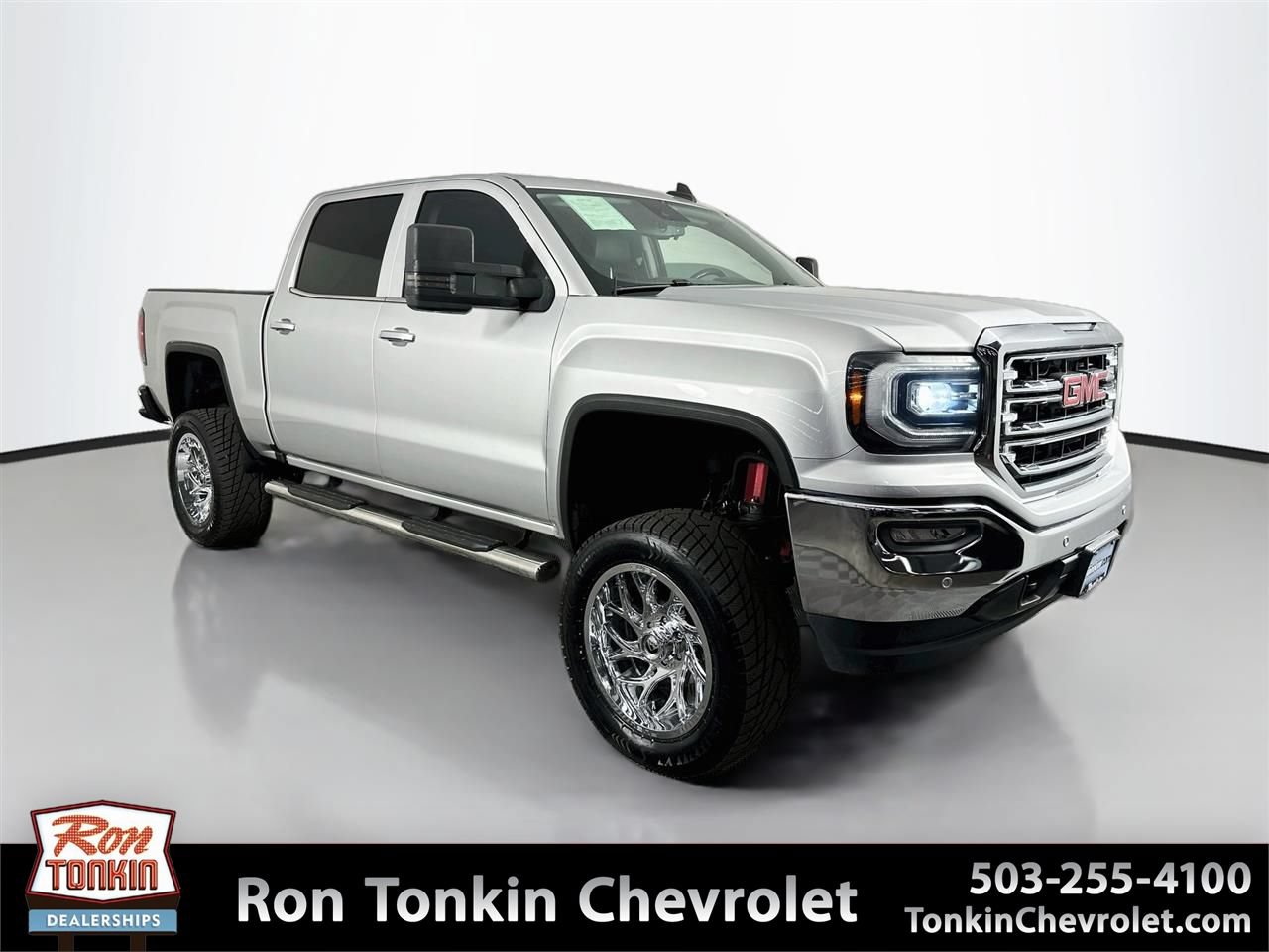 Used 2018 GMC Sierra 1500 SLT AWD/4WD image 1