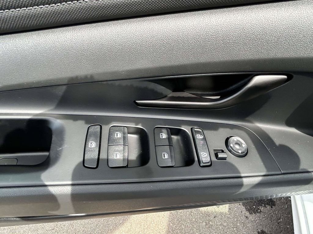 New 2026 Hyundai Elantra SEL Sport FWD image 14