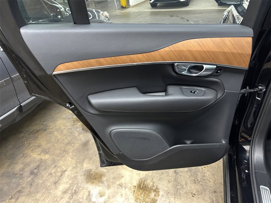 Certified 2025 Volvo XC90 B5 Plus w/ Protection Package Premier image 16