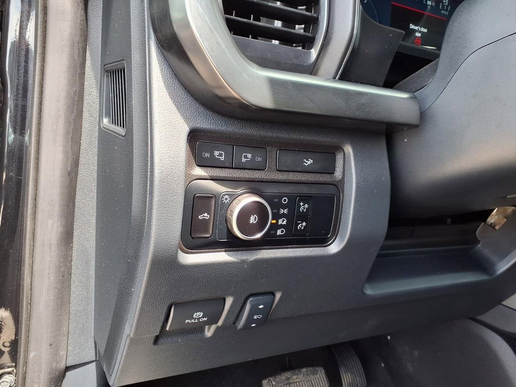 Used 2024 Ford F250 Lariat w/ Black Appearance Package AWD/4WD image 27
