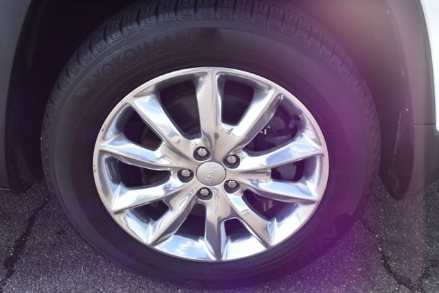 Used 2017 Jeep Cherokee Limited AWD/4WD image 50