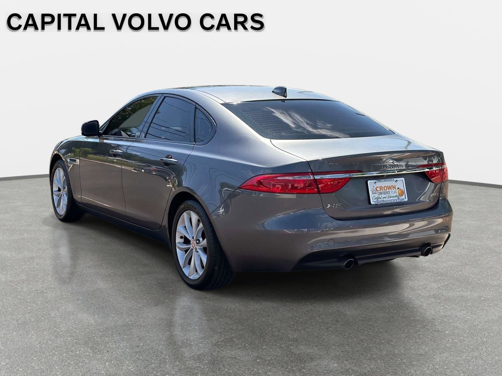 Used 2018 Jaguar XF Premium RWD image 8
