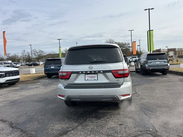Used 2024 Nissan Armada SL w/ Captain's Chairs Package image 4