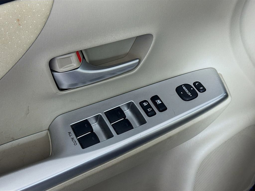 Used 2014 Toyota Prius V Three FWD image 18