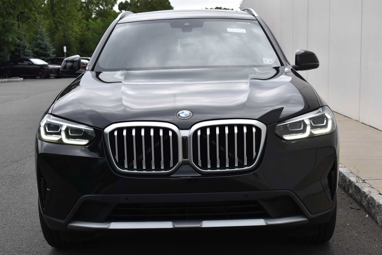 Used 2024 BMW X3 xDrive30i w/ Premium Package AWD/4WD image 2