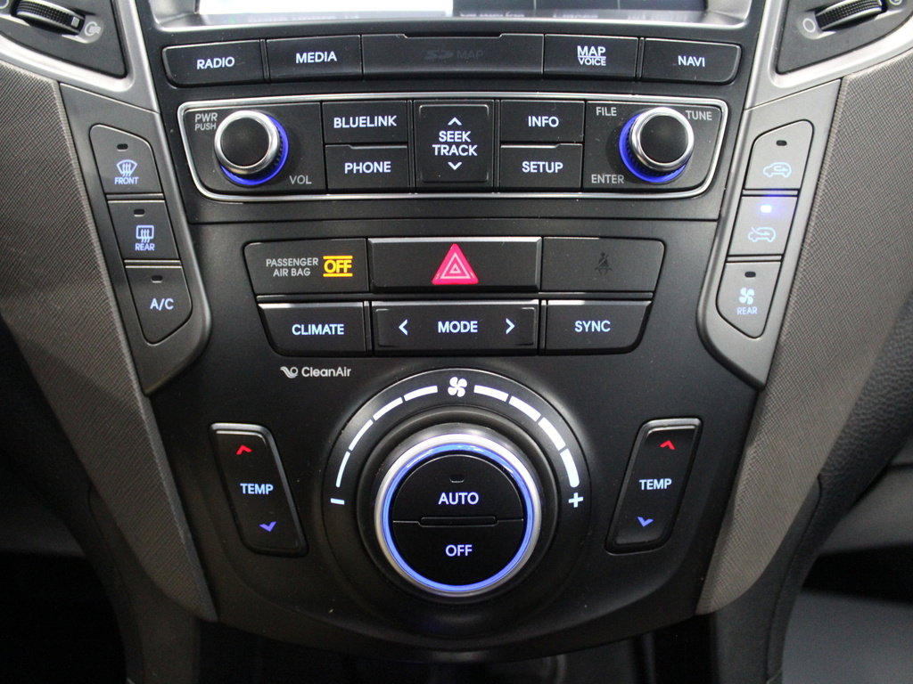 Used 2017 Hyundai Santa Fe Limited image 27