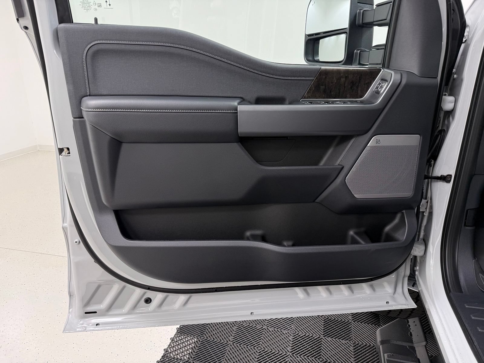 New 2026 Ford F250 Lariat w/ Black Appearance Package AWD/4WD image 15