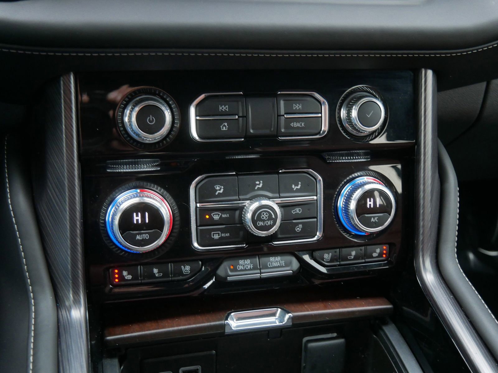 Used 2023 GMC Yukon XL Denali Ultimate image 21