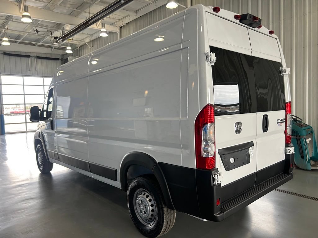 New 2025 RAM ProMaster 2500 w/ Convenience Group FWD image 4