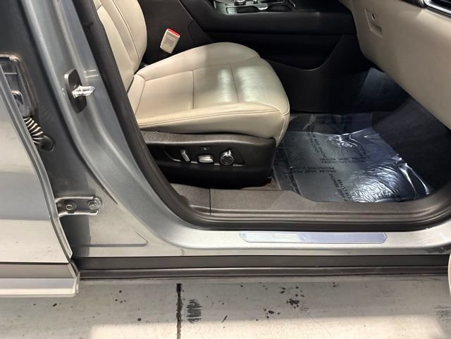 Used 2023 Cadillac XT4 Premium Luxury w/ Enhanced Visibility Package FWD image 25