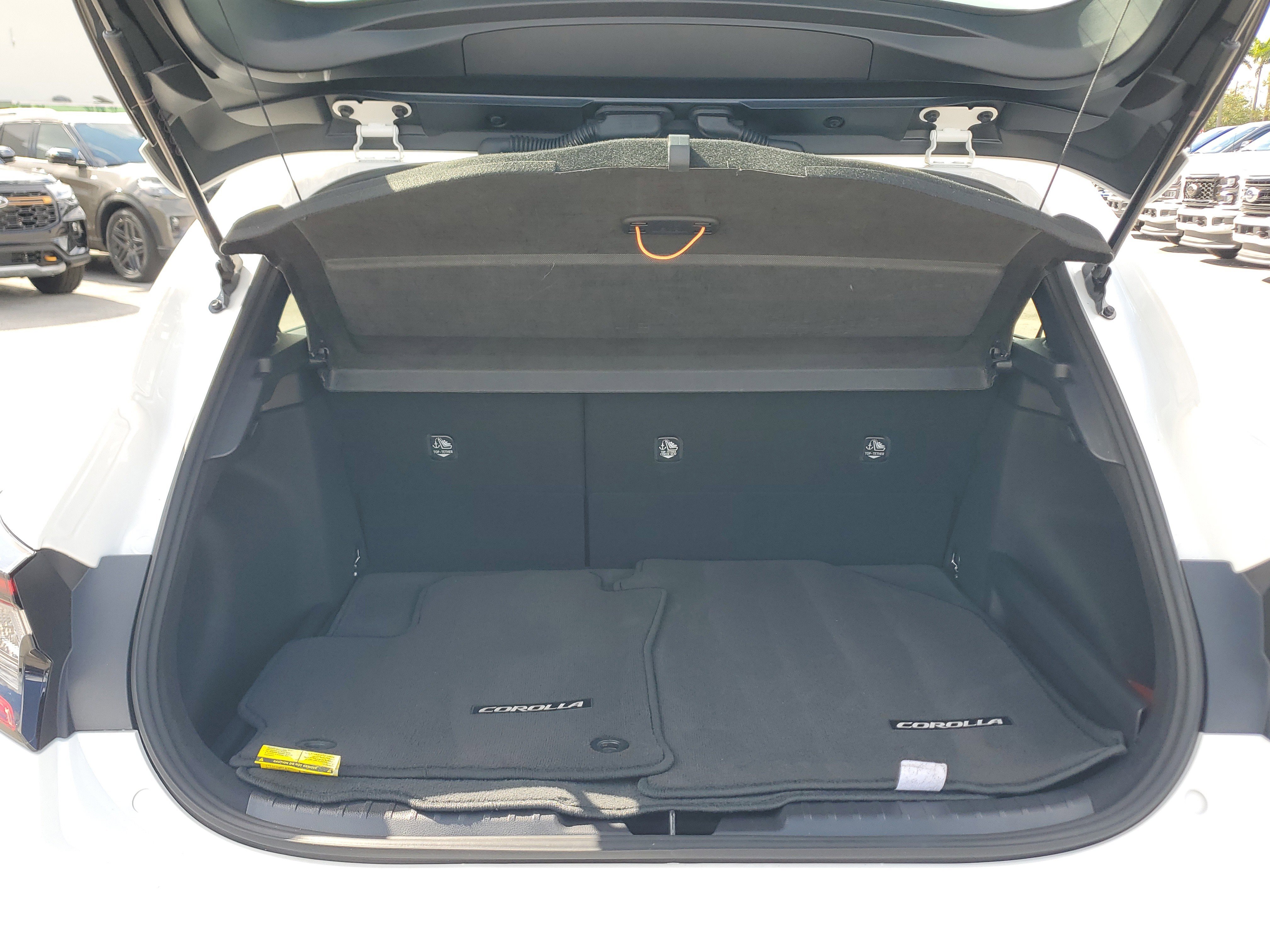 Used 2025 Toyota Corolla SE image 26